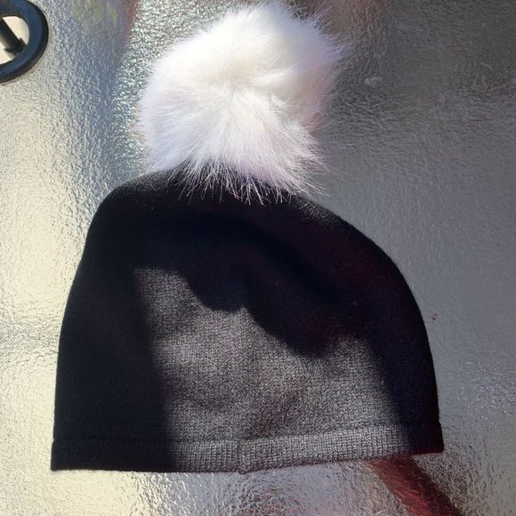 NWT Hannah Rose 100% black cashmere hat with pompom